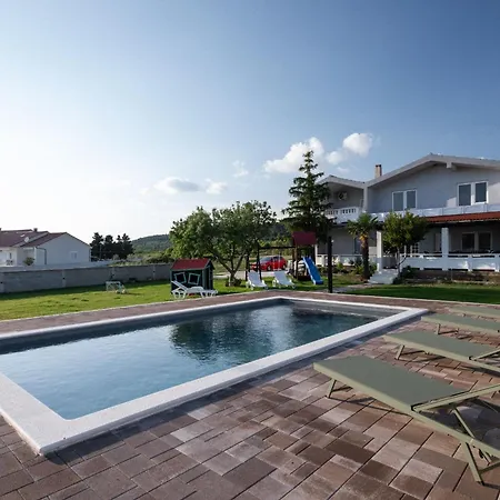 House Rose With Garden And Pool * Ljubač