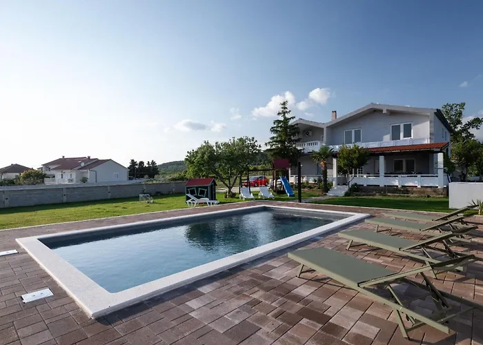 House Rose With Garden And Pool * Любач