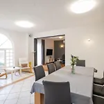 House Rose With Garden And Pool *