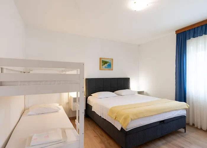 House Rose With Garden And Pool * Ljubač