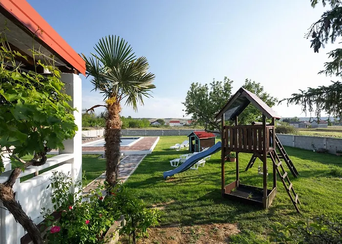Ferienhaus House Rose With Garden And Pool