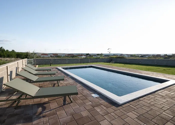 House Rose With Garden And Pool 펜션 Ljubač